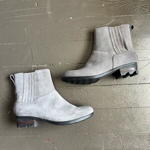 Sorel Light Gray Ankle Booties